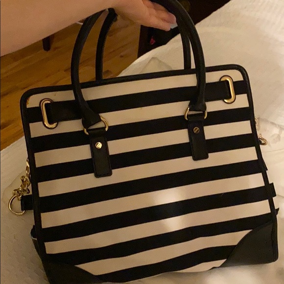 Michael Kors bag! - Picture 3 of 5